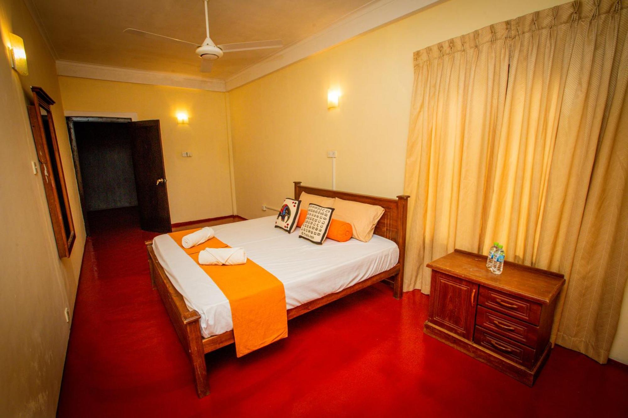 Sunbloom Inn Kandy Exterior photo