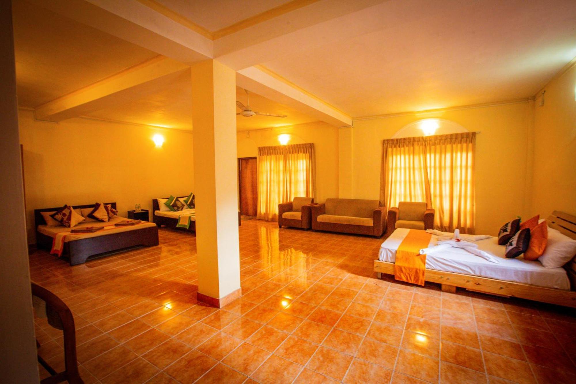 Sunbloom Inn Kandy Exterior photo