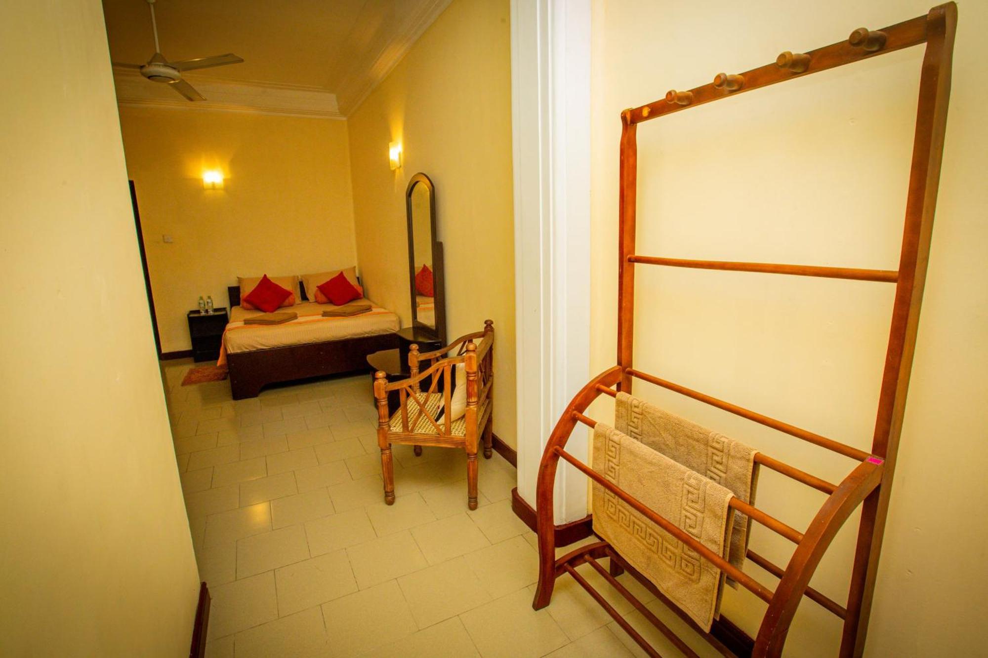 Sunbloom Inn Kandy Exterior photo